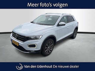 Volkswagen T-Roc 1.5 TSI 150pk Style Business / Navigatie / Panoramadak / Camera