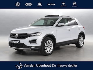 Volkswagen T-Roc 1.5 TSI 150pk Style Business / Navigatie / Panoramadak / Camera