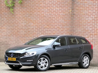 Volvo V60 2.0 T5 Momentum Xenon / Trekhaak / Standkachel / Leer