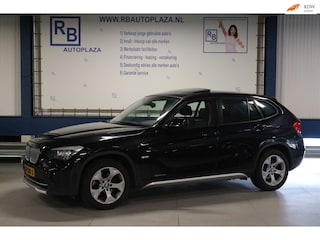 BMW X1 SDrive18i Executive / 1e EIG / NAP / FULL SERVICE / PANO DAK ! ! !