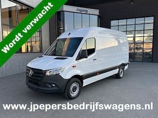 Mercedes-Benz Sprinter 317 CDI L2 H2 Pro LED / MBUX / Navigatie / Camera / Parkeersensoren / Cruise control / Airco / 270 Graden achterdeuren