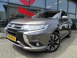 Mitsubishi Outlander 2.0 PHEV instyle+ | 4WD | AUTOMAAT | 203 PK | DEALER ONDERHOUDEN | TREKHAAK | 1.500 KG TREKGEWICHT |
