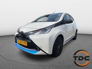 Toyota Aygo 1.0 VVT-i x-play CAMERA AIRCO 5-DRS