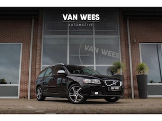 Volvo V50 2.0 Kinetic | NL auto | 3e eigenaar | Xenon | Stoelverwarming | Cruise control | Navigatie | 17 inch | Climate control | PDC | Trekhaak afneembaar | Dakrails | Origineel