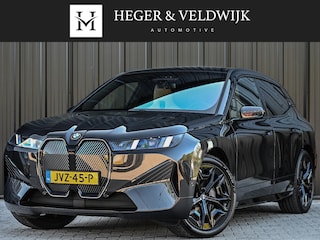 BMW iX xDrive45 101 kWh