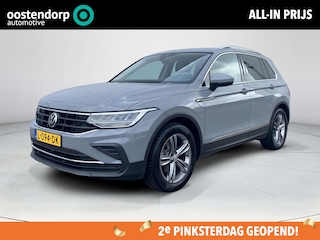 Volkswagen Tiguan 1.5 TSI Elegance Automaat | GEEN AFLEVERKOSTEN | Apple Carplay & Android Auto | Elektrisch wegklapbare trekhaak | Adaptieve Cruise Control | Climate control | Navigatie | Stoel & Stuurwielverwarming | Elektrische kofferbak |