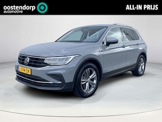 Volkswagen Tiguan 1.5 TSI Elegance Automaat | GEEN AFLEVERKOSTEN | Apple Carplay & Android Auto | Elektrisch wegklapbare trekhaak | Adaptieve Cruise Control | Climate control | Navigatie | Stoel & Stuurwielverwarming | Elektrische kofferbak |