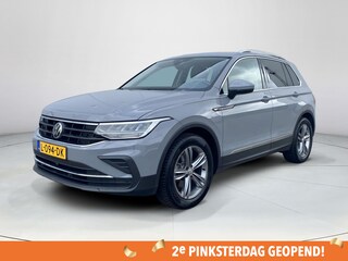 Volkswagen Tiguan 1.5 TSI Elegance Automaat | GEEN AFLEVERKOSTEN | Apple Carplay & Android Auto | Elektrisch wegklapbare trekhaak | Adaptieve Cruise Control | Climate control | Navigatie | Stoel & Stuurwielverwarming | Elektrische kofferbak |