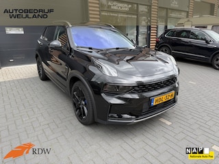 Lynk & Co 01 PHEV 1.5 261 PK Black Edition I Pano I Stoelverwarming I 360 camera I Carplay I 20" I Plug-in I Winterpakket I