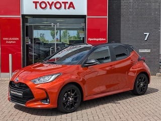 Toyota Yaris 1.5 Hybrid Executive PDC HUD SPORTSTOELEN STOELVERWARMING BI-TONE