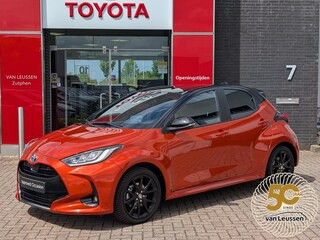 Toyota Yaris 1.5 Hybrid Executive PDC HUD SPORTSTOELEN STOELVERWARMING BI-TONE