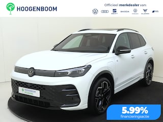 Volkswagen Tiguan 1.5 eHybrid R-Line Edition | SoH 99% | Panoramadak | Trekhaak | Lederen bekleding ‘Varenna’ | Head-up display | Harman/kardon | 360 camera | Black style | Adaptieve demping |