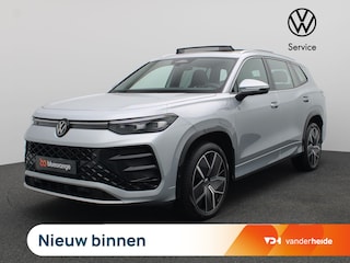 Volkswagen Tayron 1.5 eHybrid R-Line Edition 272PK DSG SOH 99,68%, Panoramadak, Trekhaak, Achteruitrijcamera, Navi via Apple Carplay/Android Auto, 20" LM Velgen, Elektr. Achterklep, Side Assist