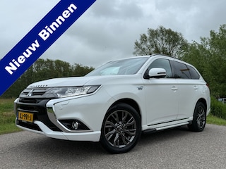 Mitsubishi Outlander 2.0 PHEV S-Edition Automaat / Schuifdak / Leder / 360 Camera / Stuur-/Stoelverwarming / Key-Less / PDC / LED