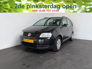 Volkswagen Touran 1.6 Business. Cruise!
