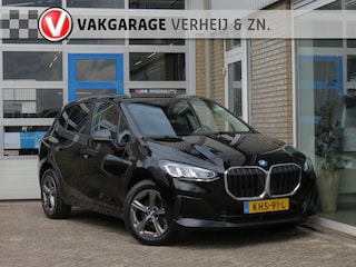 BMW 2-serie Tourer 225e xDrive Camera|CarPlay|Cruise|Navi|Stoel verw.|Clima|DAB+