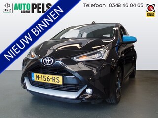Toyota Aygo 1.0 VVT-i x-first, Clima controle, Elek ramen/spiegels, Key free, Apple Carplay, Achteruitrijcamera, Deels leder, Led verlichting, Lm velgen 15'', Full options!! Bovag afleverpakket 695,-