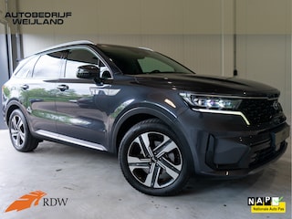 Kia Sorento 1.6 T-GDI Plug-in Hybrid 4WD DynamicPlusLine 7p. I Pano I Trekhaak 1500KG I Stoelverwarming I 19" I Leer I 7P I Carplay I Winterpakket I BTW auto I