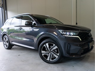 Kia Sorento 1.6 T-GDI Plug-in Hybrid 4WD DynamicPlusLine 7p. I Pano I Trekhaak 1500KG I Stoelverwarming I 19" I Leer I 7P I Carplay I Winterpakket I BTW auto I