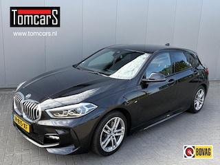 BMW 118i 140PK Automaat Executive Edition M-Sport Sportstoelen/Parkeerhulp/Navigatie/Cruise-control