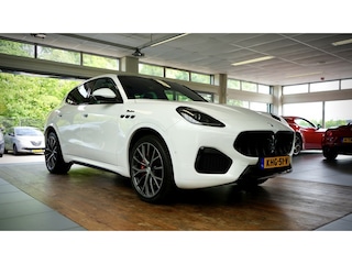 Maserati Grecale 2.0 MHEV Modena | 21 inch | 330 PK | | Performance pack |