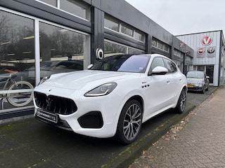 Maserati Grecale 2.0 MHEV Modena | 21 inch | 330 PK | | Performance pack |