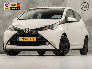 Toyota Aygo 1.0 VVT-i x-play (5 DEURS, CAMERA, CRUISE, BLUETOOTH, SPORTSTOELEN, NIEUWE APK, NIEUWSTAAT)