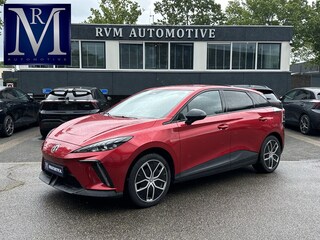 MG 4 Electric Luxury 64 kWh SOH 97% | 7.000KM! |360 CAMERA| 7 JAAR MG GARANTIE T/M 04-2031| ELEK. STOEL| DODE HOEK SENSOR| STOEL + STUURVERWARMING| ADAPTIVE CRUISE CONTROL