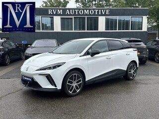 MG 4 Electric Luxury 64 kWh SOH 98% | 16.000KM! |360 CAMERA| 7 JAAR MG GARANTIE T/M 04-2031| KEYLESS ENTRY| ELEK. STOEL| DODE HOEK SENSOR| STOEL + STUURVERWARMING| ADAPTIVE CRUISE CONTROL