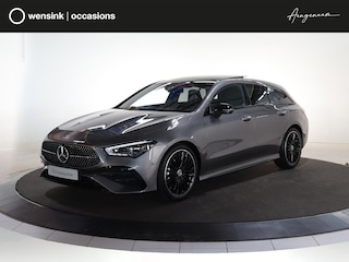 Mercedes-Benz CLA Shooting Brake 180 Business Solution AMG | Panoramaschuifdak | Premium plus | Night pakket | Multispaaks velgen | Head-up display | Dodehoekassistent | 360° camera | Stoelverwarming |