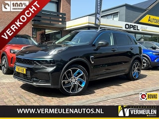 Lynk & Co 01 1.5 261PK Plug-in Hybrid Automaat + 20''/ Navi/ Clima/ Ad.Cruise/ Panorama/ Camera/ Full-LED/ Infinity/ Trekhaak/ NL auto