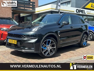 Lynk & Co 01 1.5 261PK Plug-in Hybrid Automaat + 20''/ Navi/ Clima/ Ad.Cruise/ Panorama/ Camera/ Full-LED/ Infinity/ NL auto