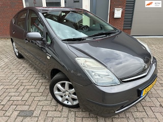 Toyota Prius 1.5 VVT-i Tech Edition / Navi / Clima / Cruise / NAP