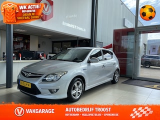 Hyundai i30 1.4i Blue Active Cool,1E Eigenaar,Dealeronderhouden,Airco,Trekhaak,Elektrischpakket,Achteruitrijsensoren,Aux Ipos Usb Aansluiting,15 Inch Lmv ,Zeer Nette Staat !!!!