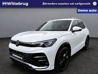 Volkswagen Tiguan 1.5 eHybrid R-Line Edition DSG Automaat Trekhaak inklapbaar / 20" York velgen /  Assistance + Comfort + Design pakket Rijdende demonstratieauto, bezichtigen op afspraak / Fabrieksgarantie tot 05-2030