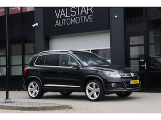 Volkswagen Tiguan 1.4 TSI R-Line | LED/-XENON | PANORAMA | TREKHAAK | ORG. NL geleverd