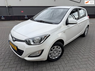 Hyundai i20 1.2i i-Catcher*Airco*Trekhaak*APK*Centrale vergrendeling afstandsbediening
