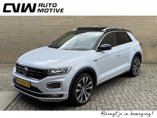 Volkswagen T-Roc 1.5 TSI 150pk R-line | Panoramadak | Virtueel cockpit | Adaptieve cruise | Lane assist | Trekhaak afneembaar | 19 inch velgen | Apple CarPlay | Navigatie | Camera | Elektrische achterklep | Keyless | LED | DAB | Volledig onderhouden