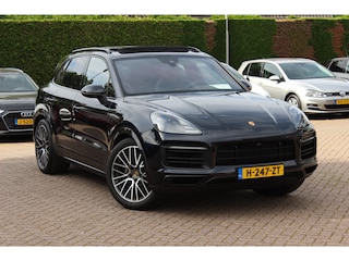 Porsche Cayenne 3.0 E-Hybrid / Trekhaak / Panoramadak / 360Camera / Softclose / Bose / 21'' / Luchtvering / Sportdesign+Chrono / Keyless / CarPlay / Stoelverwarming / Dodehoek / DAB / Cruise Control