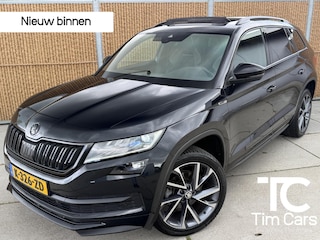 Skoda Kodiaq 1.5 TSI Sportline Business Automaat | Panoramadak | Cruise control adaptief | Dode hoek detectie | Navigatiesysteem grootscherm | LED verlichting | Elektrische achterklep | Achteruitrijcamera | Parkeersensoren voor en achterzijde