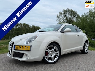 Alfa Romeo Mito 0.9 TwinAir Esclusivo | Leder | 2e Eigenaar | Navi | Clima | 17" Velgen | DNA | PDC | Cruise | LED | AUX/USB/12V |