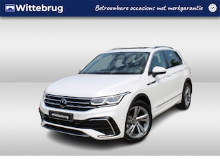 Volkswagen Tiguan 1.5 TSI 150pk R-Line DSG Automaat / Panorama schuifdak / Leder Vienna / LM 19 inch / APP / Elektr klep