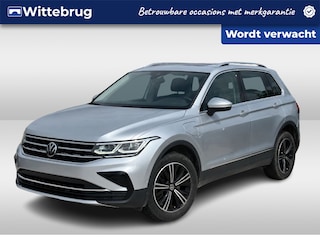 Volkswagen Tiguan 1.4 TSI eHybrid 245pk Elegance DSG Automaat / Panorama schuifdak / LM 18 inch / IQ LED / Elektr klep / Camera
