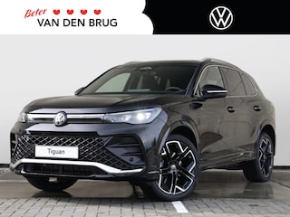 Volkswagen Tiguan R-Line Edition 1.5 eHybrid 204 PK | Navigatie | Trekhaak | Panoramadak | IQ LED matrix |