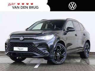 Volkswagen Tiguan R-Line Edition 1.5 eHybrid 204 PK | Navigatie | Trekhaak | Harman Kardon | Black style | Panoramadak |