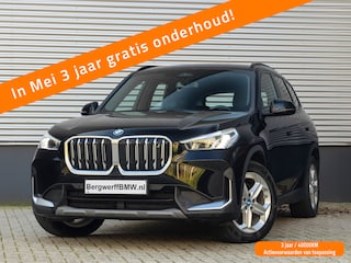 BMW iX1 xDrive30 - Trekhaak - Driving + Parking Ass - Stoelverwarming - Adaptief onderstel