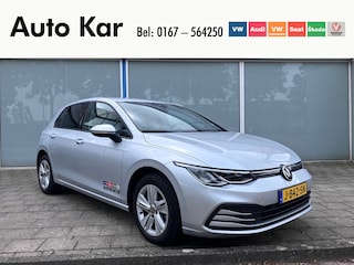 Volkswagen Golf 1.0 TSI Life Climatronic Parkeersensoren Navigatie