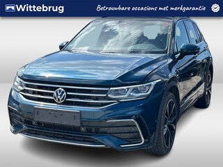 Volkswagen Tiguan 1.4 TSI 245 pk DSG eHybrid R-Line Business / Panorama dak / Trekhaak / Lederen bekleding / 20'' LMV