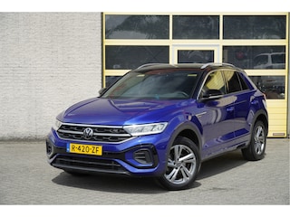 Volkswagen T-Roc 1.5 TSI 150PK! R-Line BJ2023 Lmv 17" | Led V+A | Pdc | App-Connect | Navi | Virtual cockpit | Climate control | Cruise control | Sportstoelen | Sportstuur | Zwarte hemel | Zwart dak | Extra getint glas