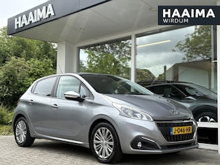 Peugeot 208 1.2 82pk Signature | Weinig kilometers | Navigatie | Cruise Control | Parkeersensoren | Privacy Glass | Lichtmetalen velgen